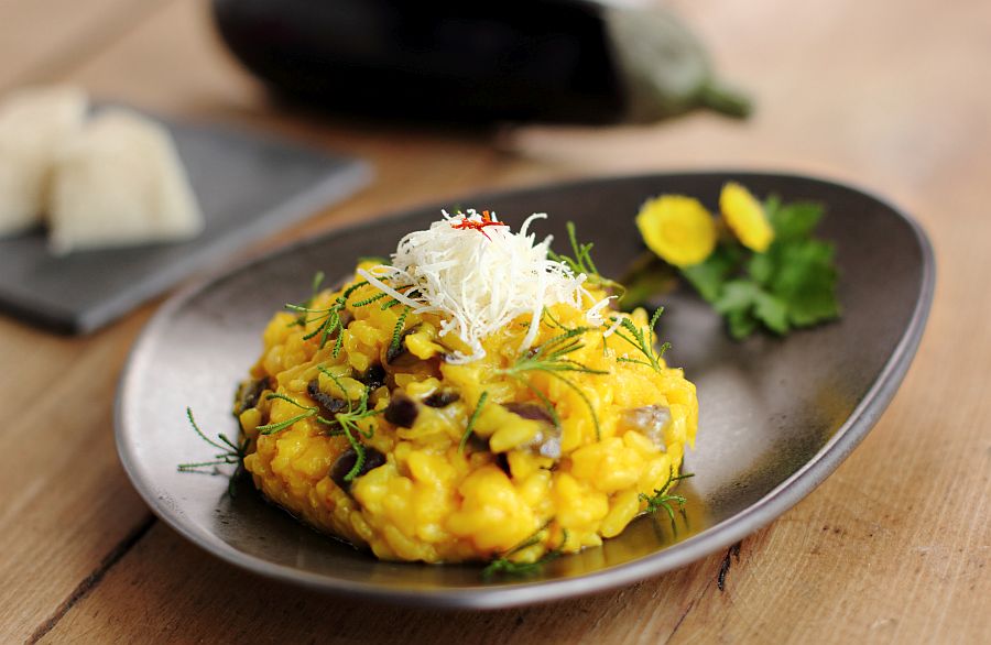 Cremiges Risotto Milanese mit Auberginen Küchenkompass